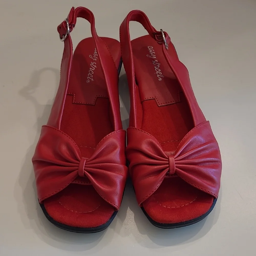Easy Street Soft Red slingback Wedge Sandals Block Heels Ankle Strap Retro NWOT